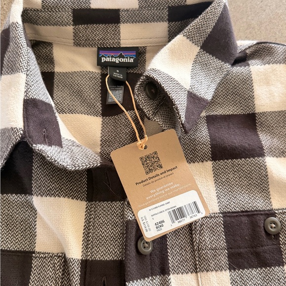 Patagonia Women’s Plaid Shirt in Black and Cream - Picture 2 of 4